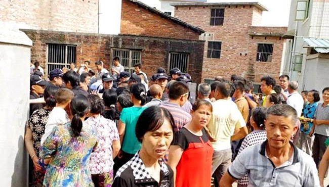 vecinos chinos golpean ladrón de perros por matar perros yulin