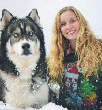 perro ayuda dueña a salir del maltrato